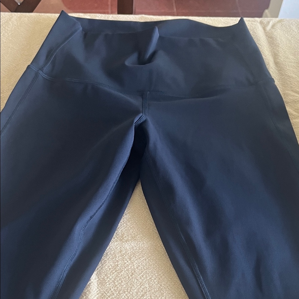 LULULEMON Wunder crop scalloped Leggings  Navy blue Sz 8